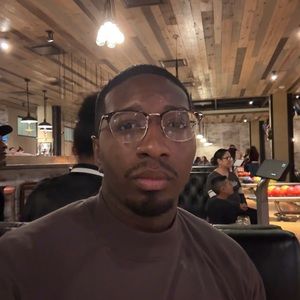 Meet your Posher, Derrick